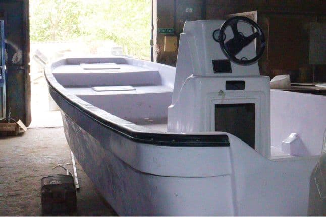 Fibreglass Sesse Canoe Open Boat 29ft